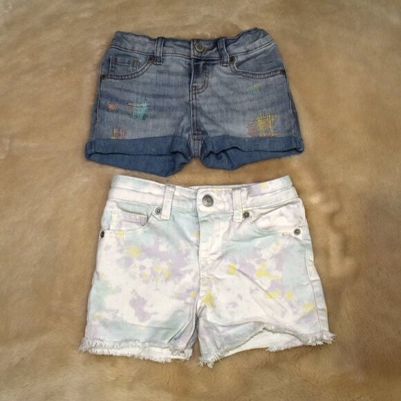 2 Pairs of Girls Denim Cut Off Shorts Size 4/5 - Picture 1 of 11